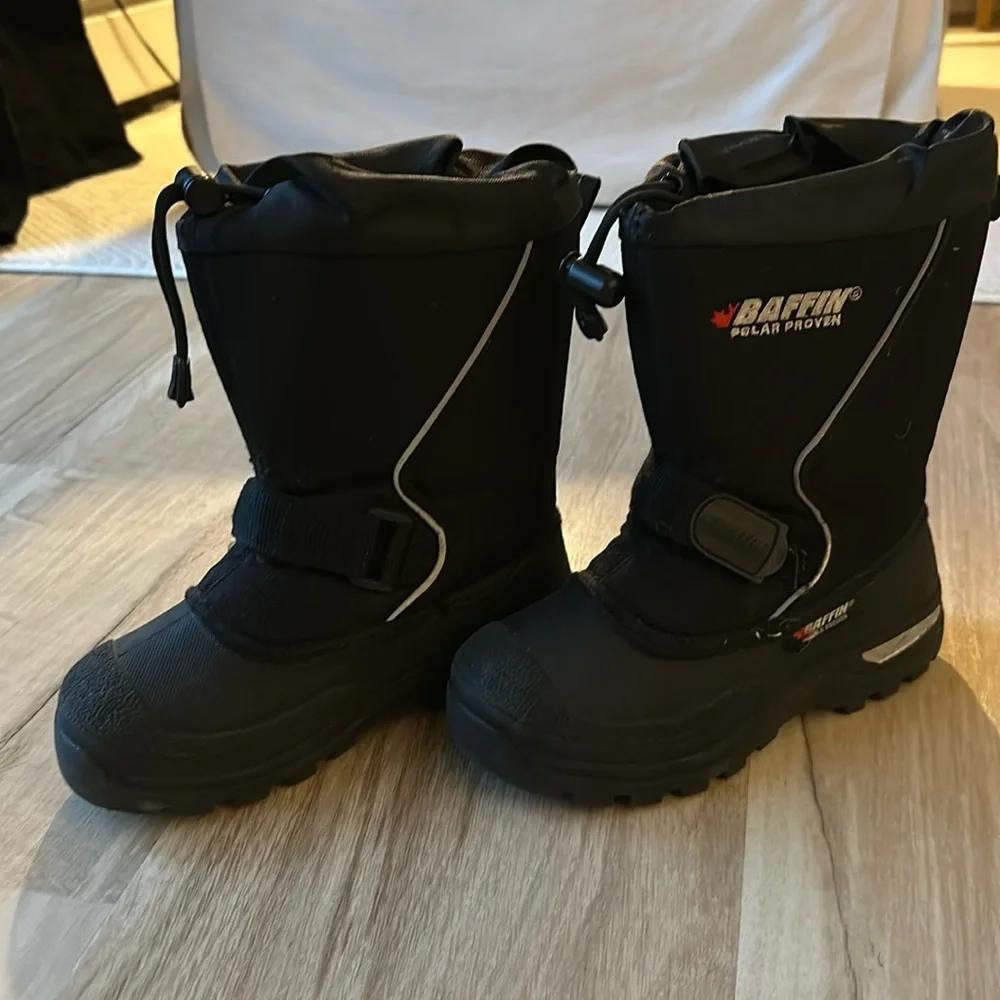 SUPER warm Baffin kids boots!  Best quality!